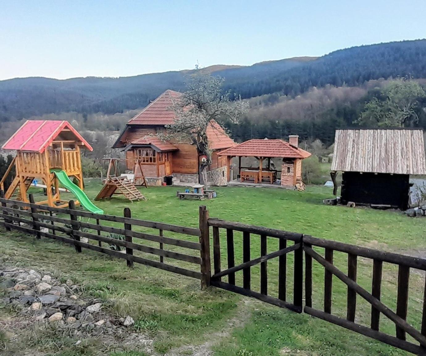 Villa Kuca Karajic Kremna Exterior foto